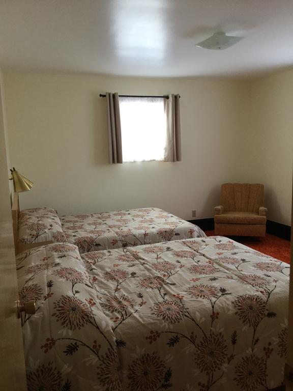 Cedars Motel Ironwood Bagian luar foto