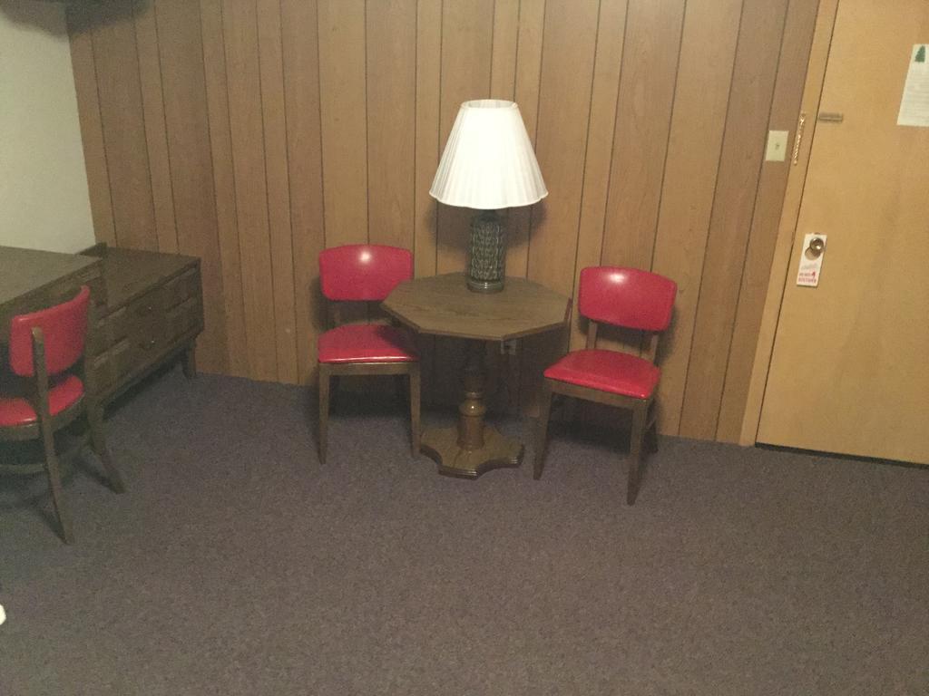 Cedars Motel Ironwood Bagian luar foto