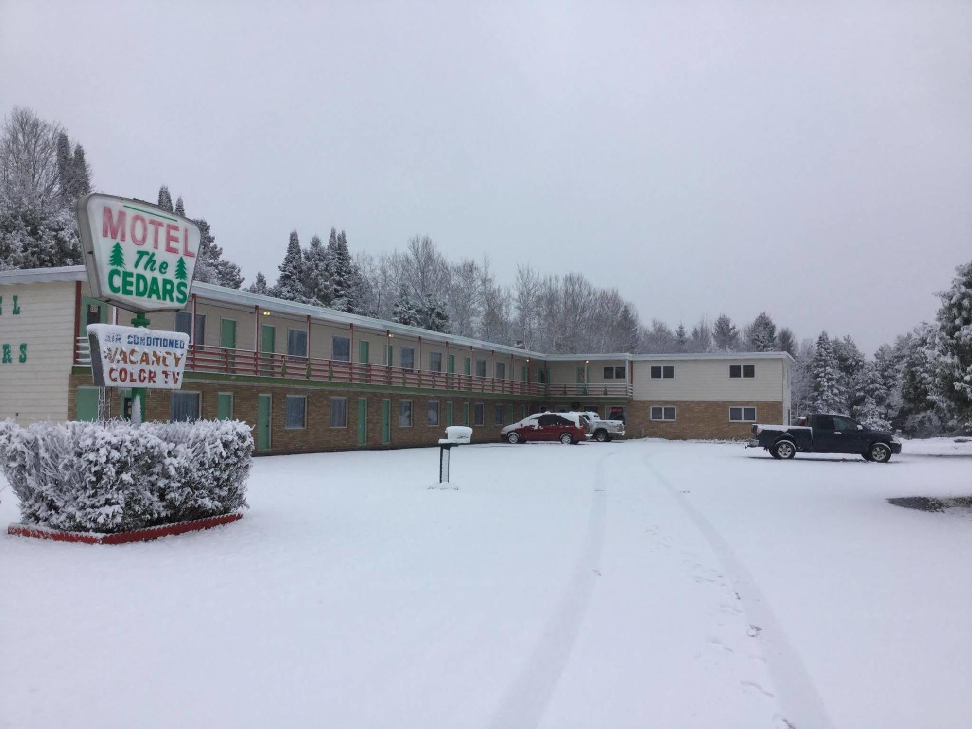 Cedars Motel Ironwood Bagian luar foto