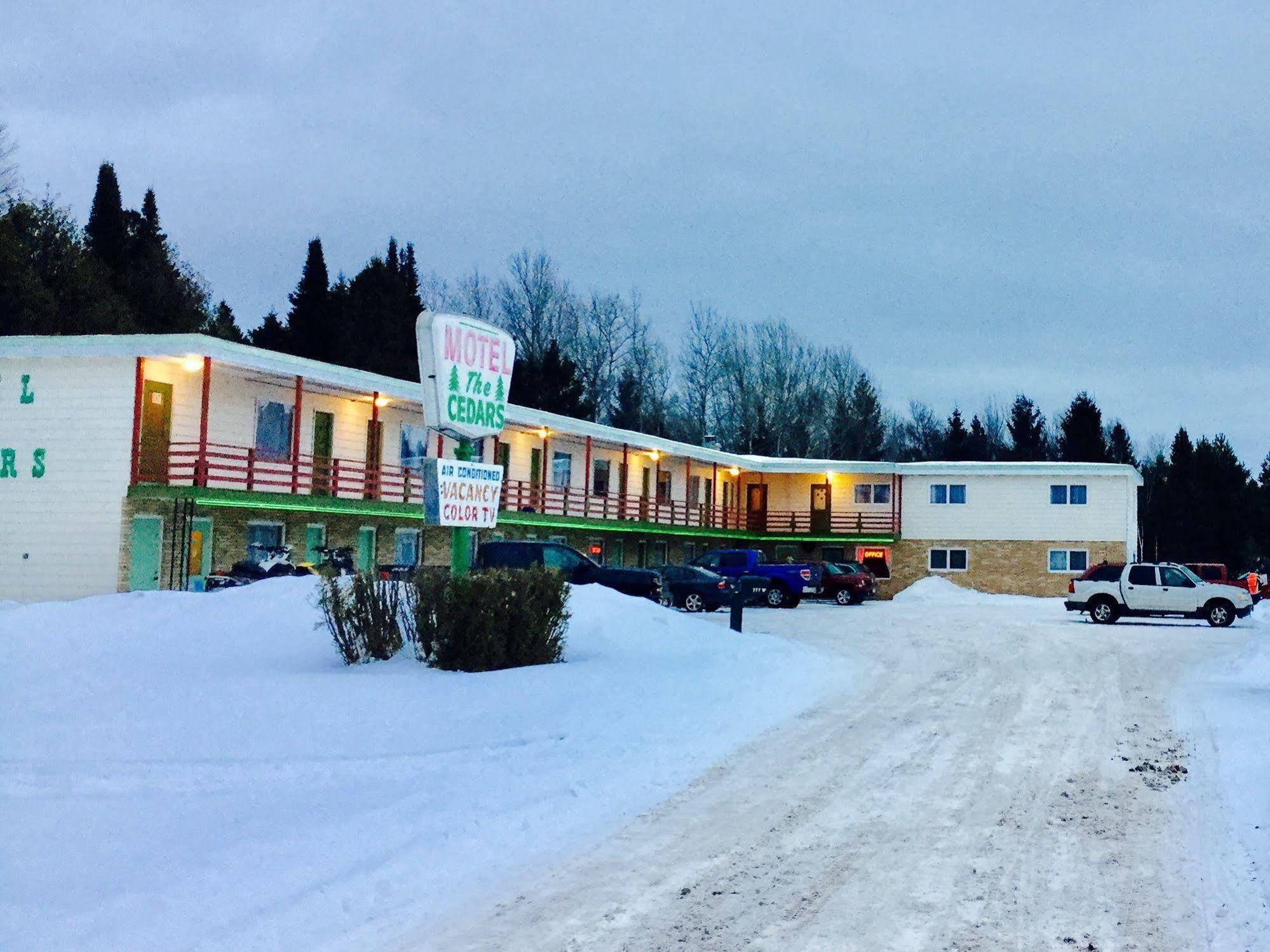 Cedars Motel Ironwood Bagian luar foto