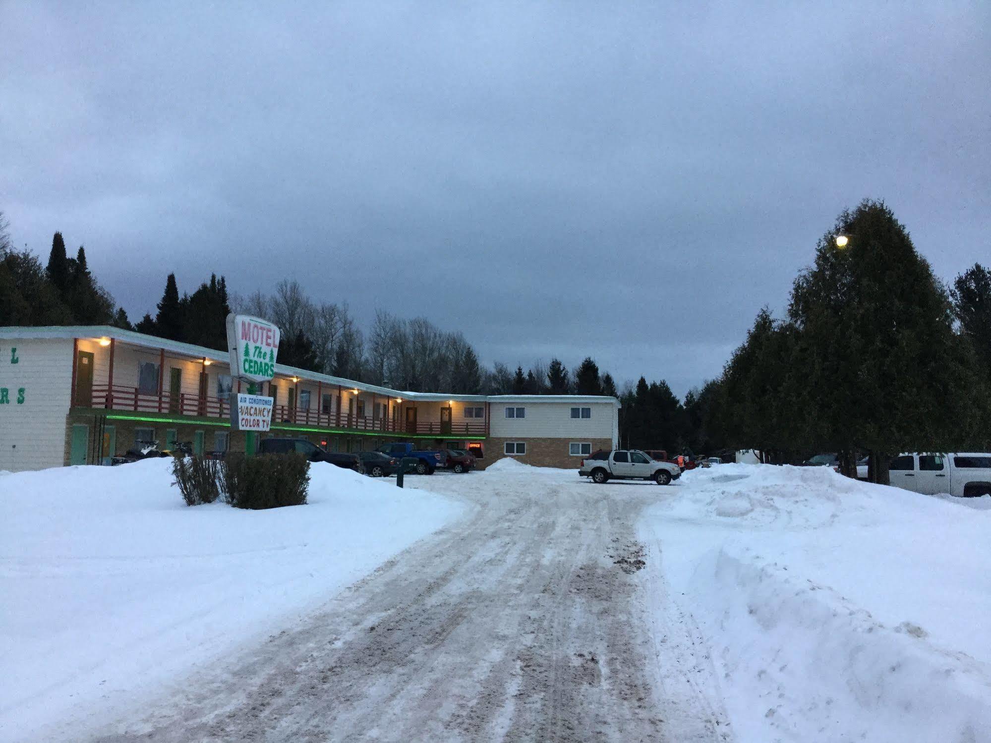 Cedars Motel Ironwood Bagian luar foto