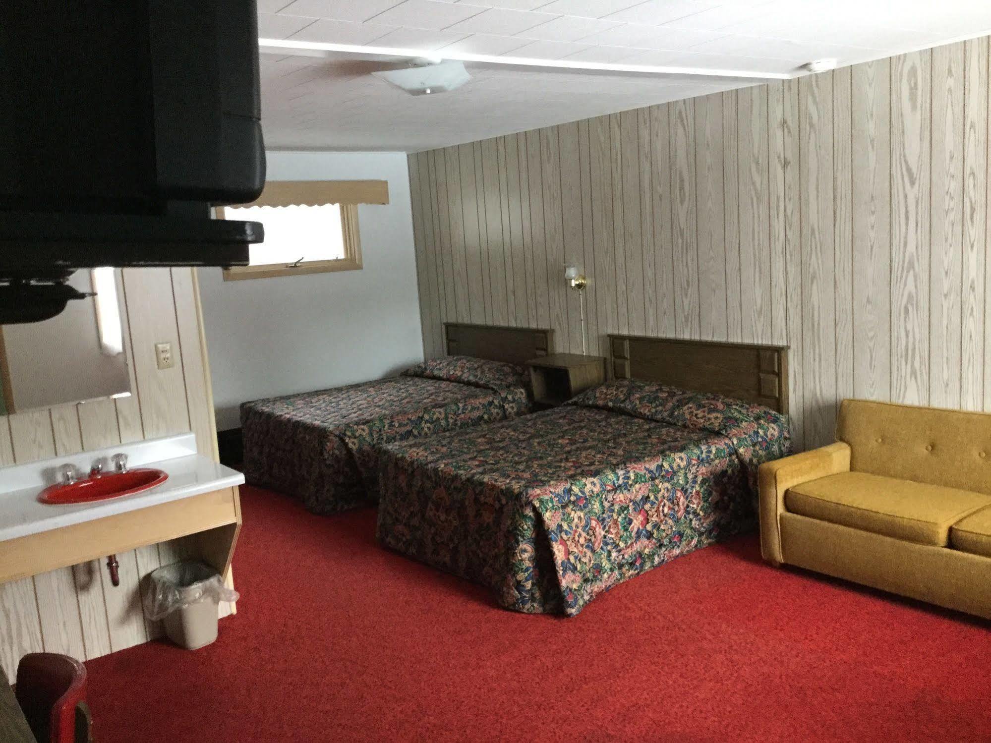 Cedars Motel Ironwood Bagian luar foto