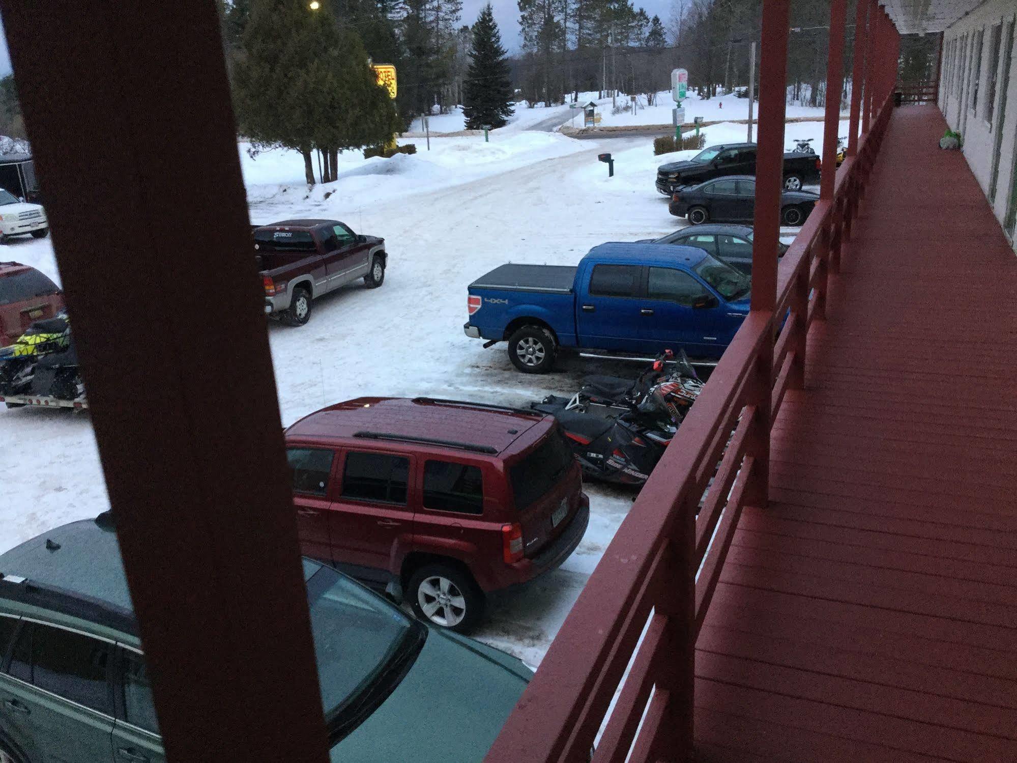 Cedars Motel Ironwood Bagian luar foto