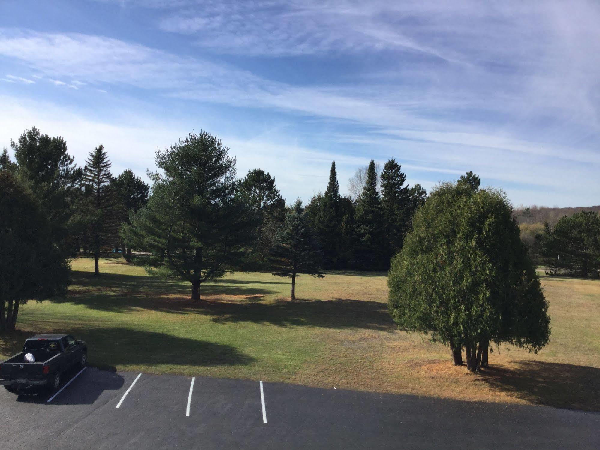 Cedars Motel Ironwood Bagian luar foto