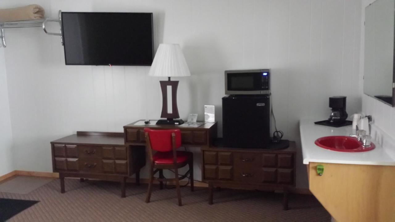 Cedars Motel Ironwood Bagian luar foto